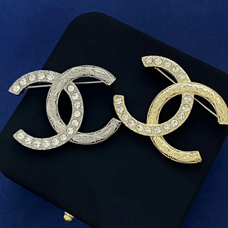 chanel brooches pour femme s_123bb103